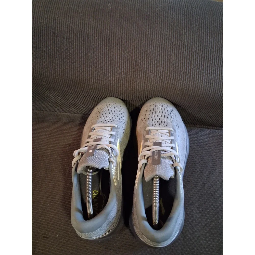 Brooks Ghost 16 Mens Grey Yellow Running Shoes Extra Wide 4E 9.5 1104184E040